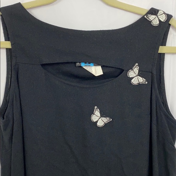 Keyhole Butterfly Detail Maxi Dress - Picture 2 of 9